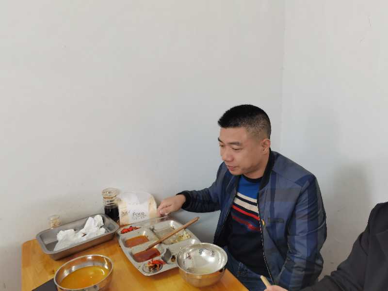 強監督,重引導,杜絕“舌尖上的浪費”