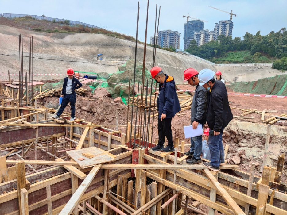 抓落實，嚴控工程建設質量安全